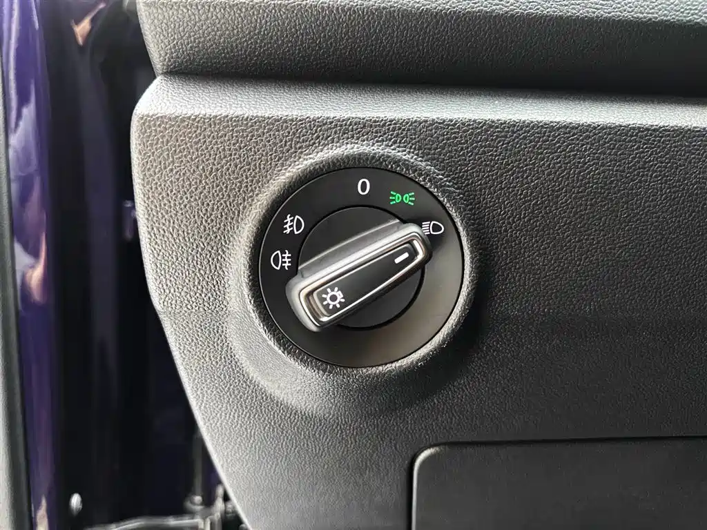 Volkswagen T-ROC 2022 280TSI DSG 2WD Comfort PLUS фото 17
