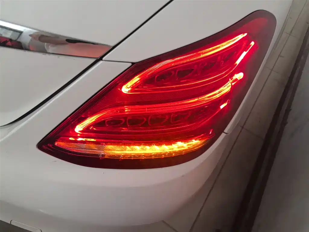 Mercedes-Benz C-Class 2017 Facelift C 200 Sport Edition фото 8