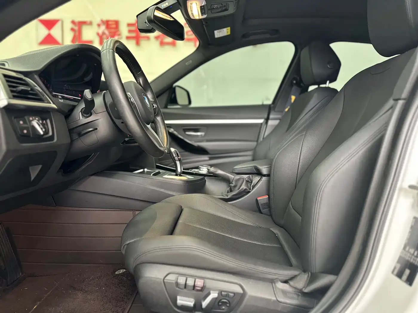 BMW 3 Series GT 2020 320i M Sport Package фото 7