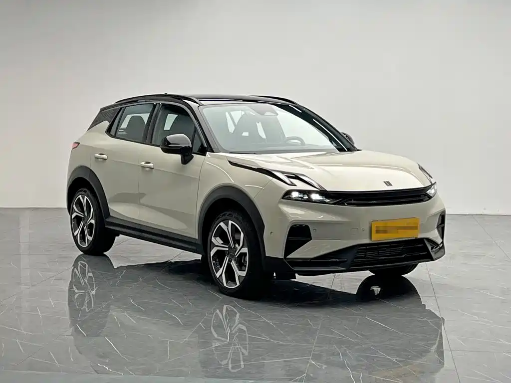 Фото 8 - Lynk & Co 06