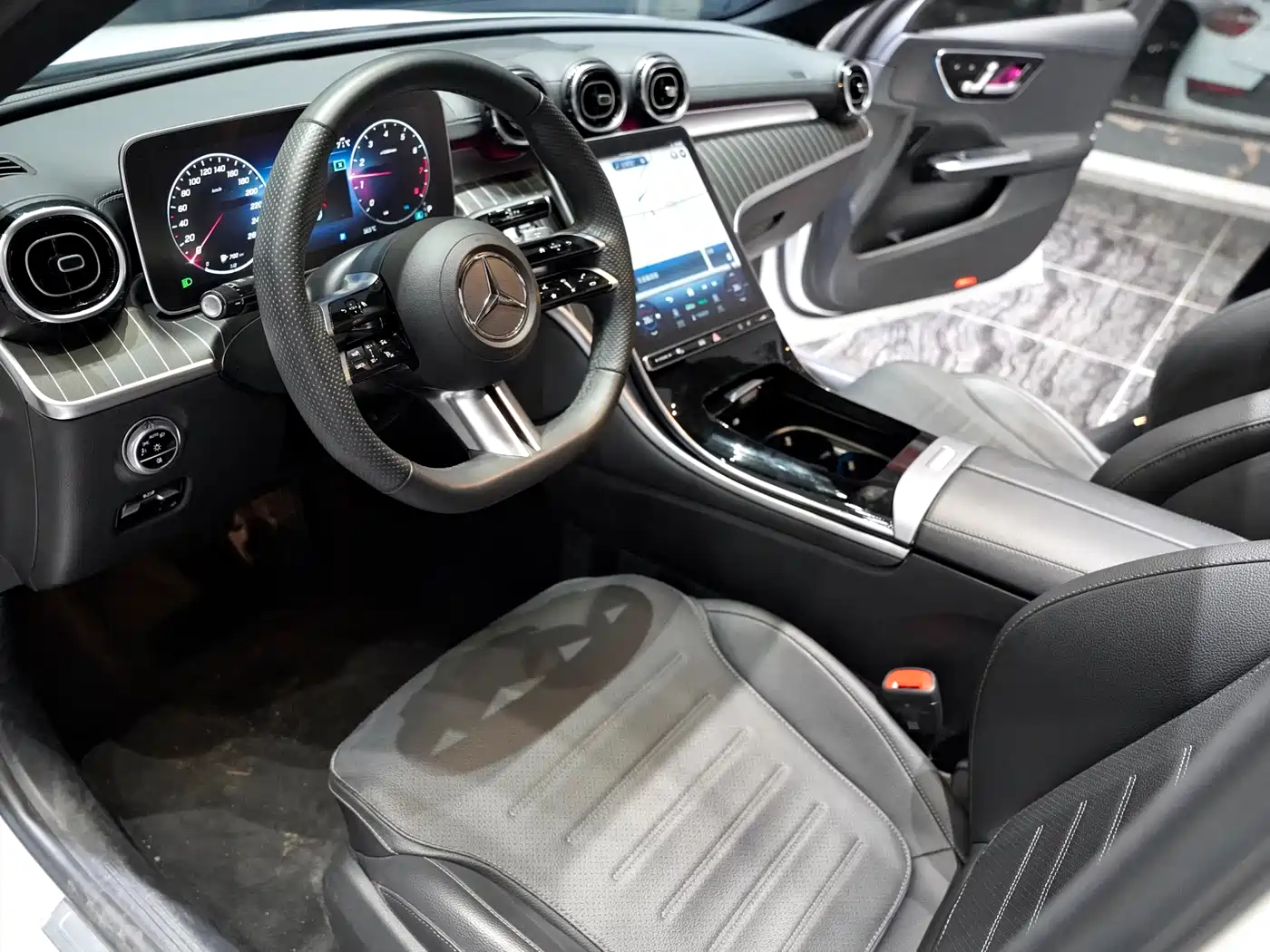 Mercedes-Benz C-Class 2023 C 200 L Sport фото 7