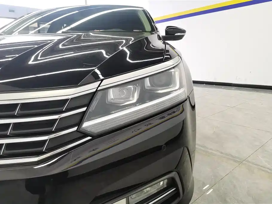 Volkswagen Passat 2017 330TSI DSG Prestige фото 5