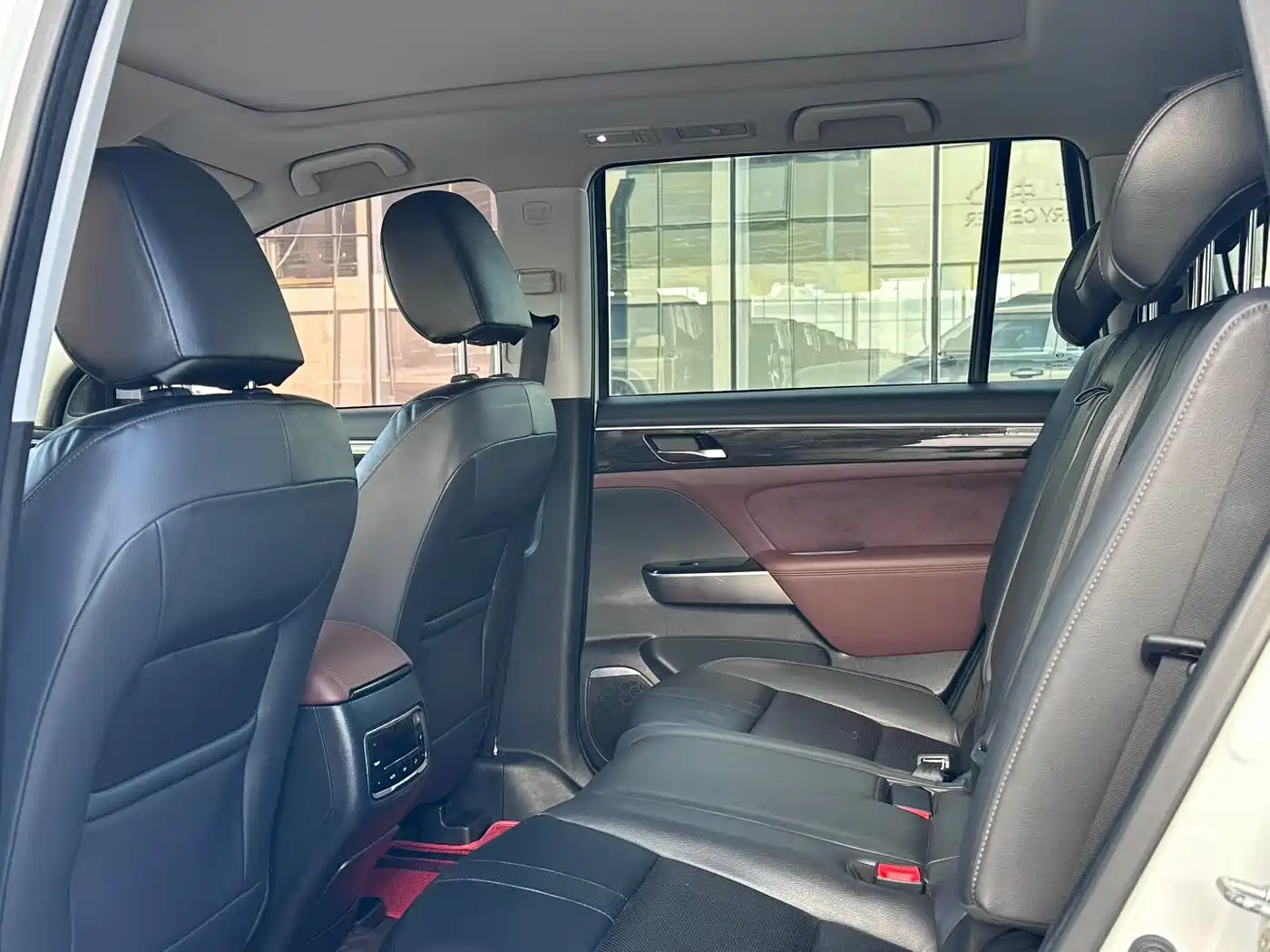 GAC Trumpchi Trumpchi GS8 2017 320T 2WD Luxury Smart Connect (7-seater) фото 5