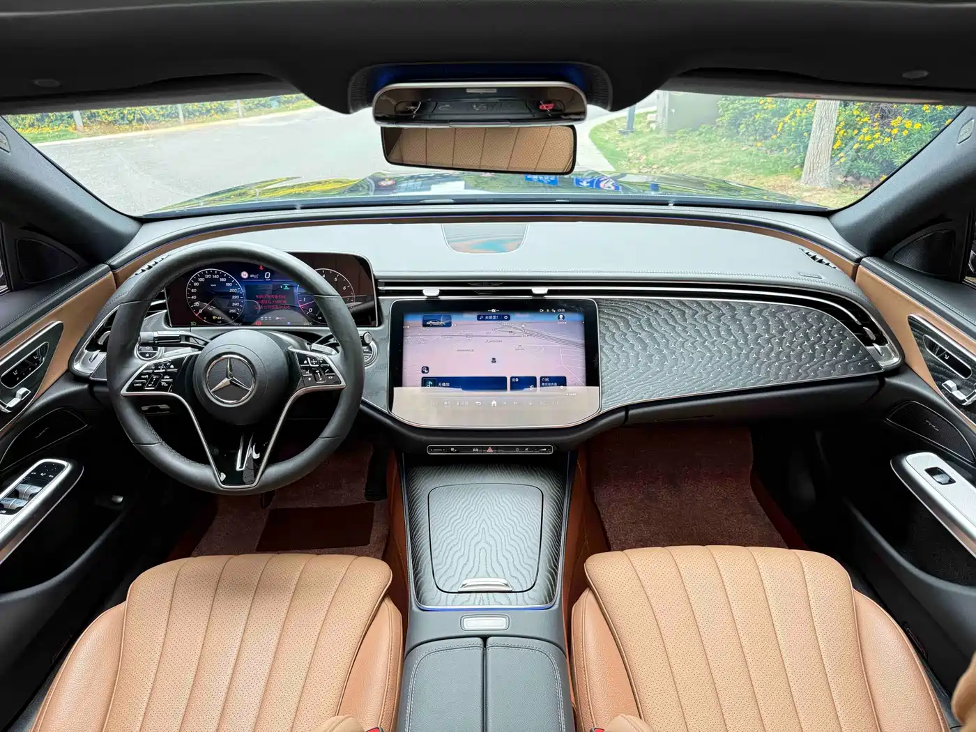 Mercedes-Benz E-Class 2024 E 300 L Fashion фото 29