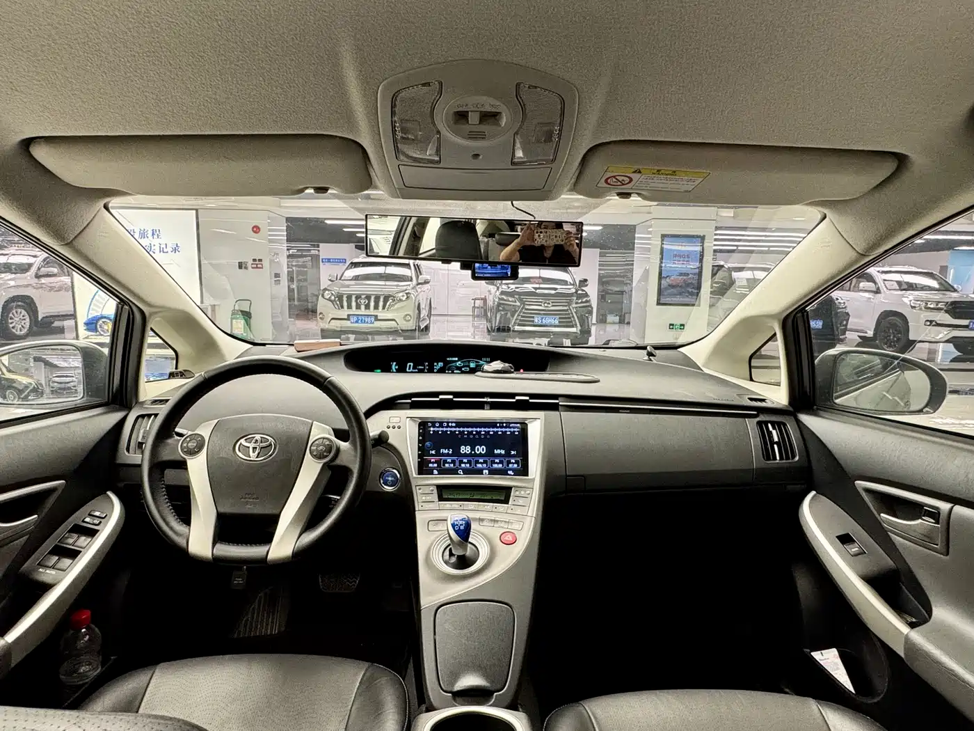 Toyota Prius 2012 1.8L Luxury фото 14
