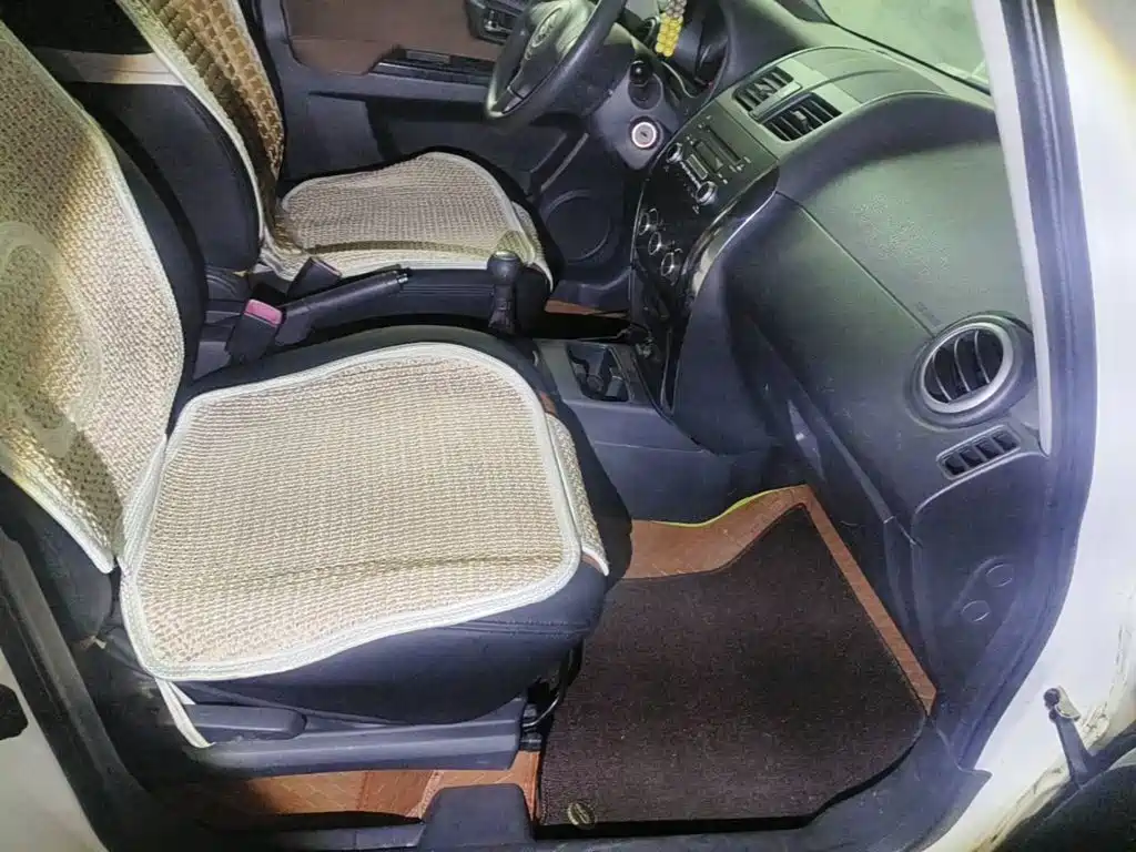Suzuki SX4 2014 2013 1.6L Manual Cool Edition
