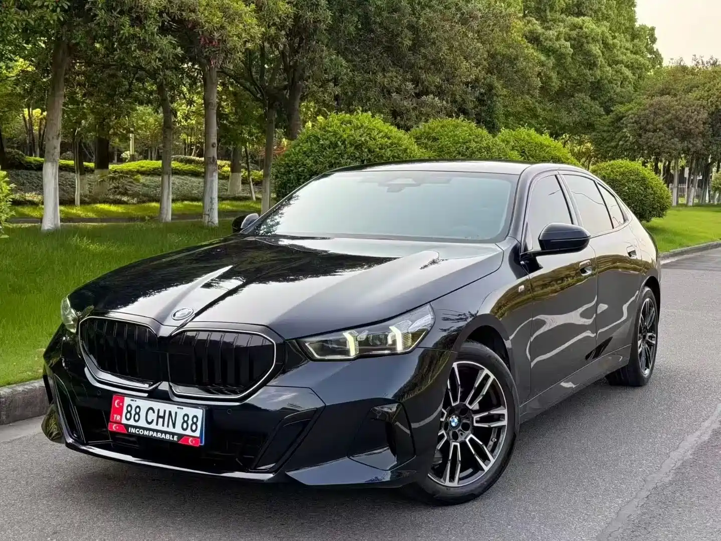 Photo 1 - BMW 5 Series
