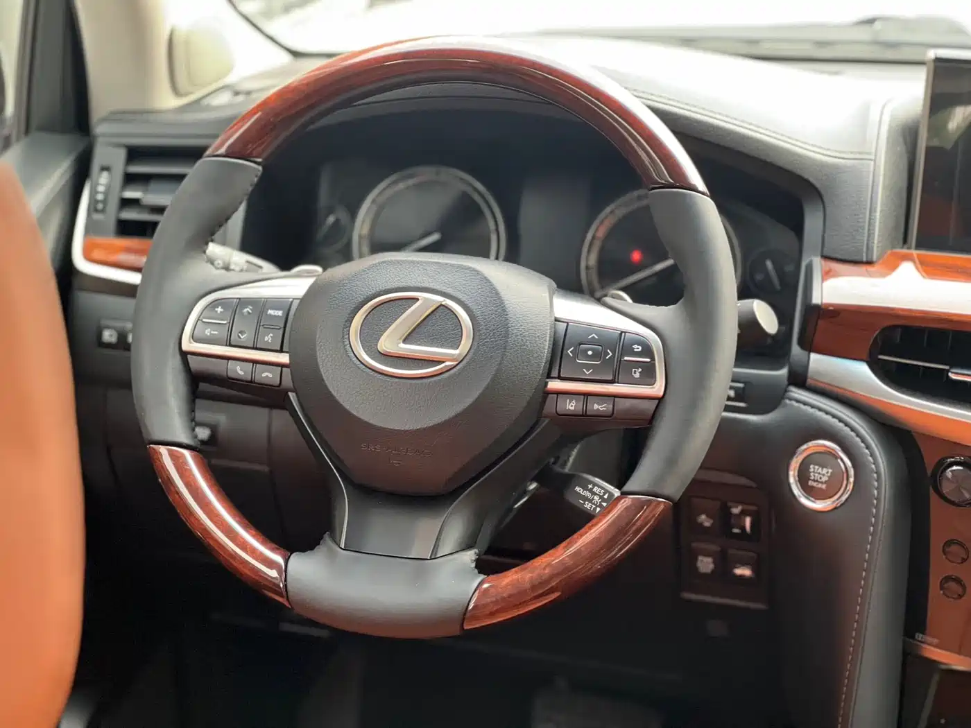 Lexus LX 2017 570 Prestige Luxury фото 8