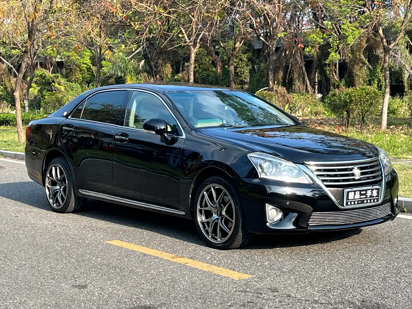 Toyota Crown 2012 2.5L Royal Leather Edition фото 3