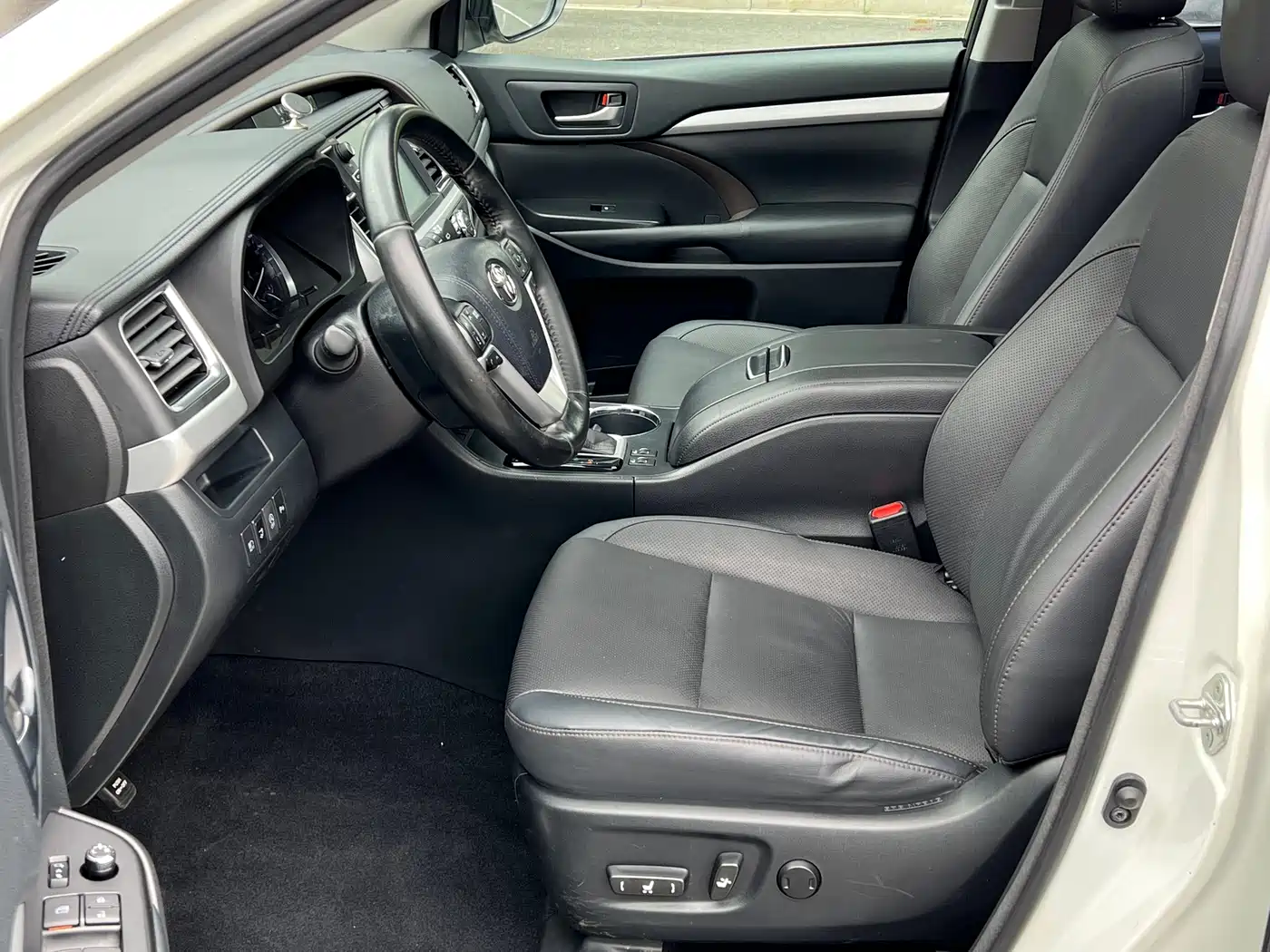Toyota Highlander 2018 2.0T 4WD Luxury 7-seater China VI фото 9