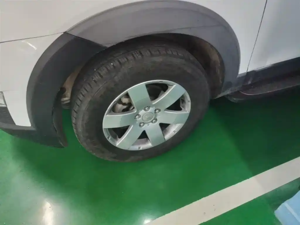 Chevrolet Captiva 2014 2.4L 2WD Urban 5-seater фото 23