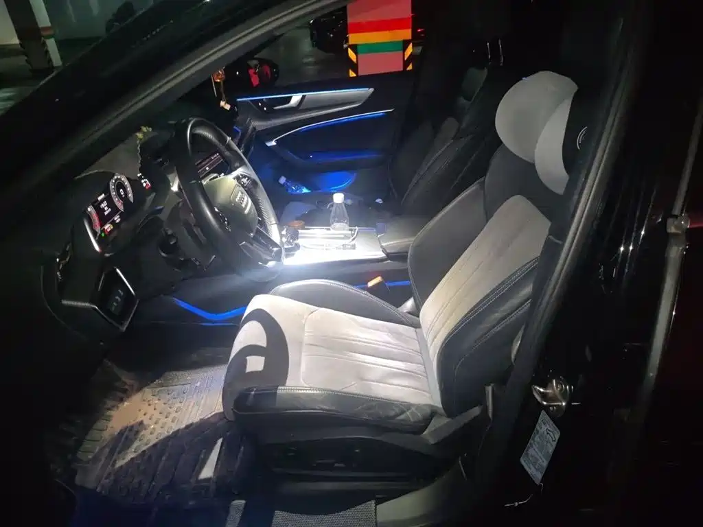 Audi A6L 2021 45 TFSI Exclusive Sport фото 8