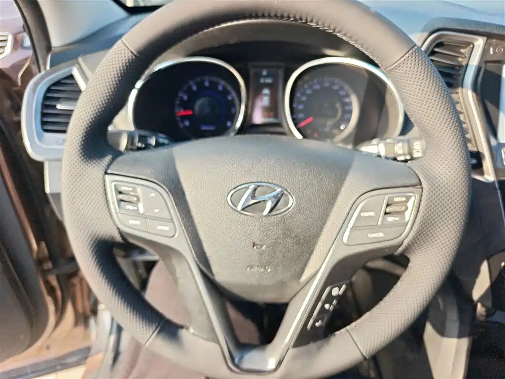 Hyundai Santa Fe 2013 Model 2.4L Automatic 2WD Comfort фото 8