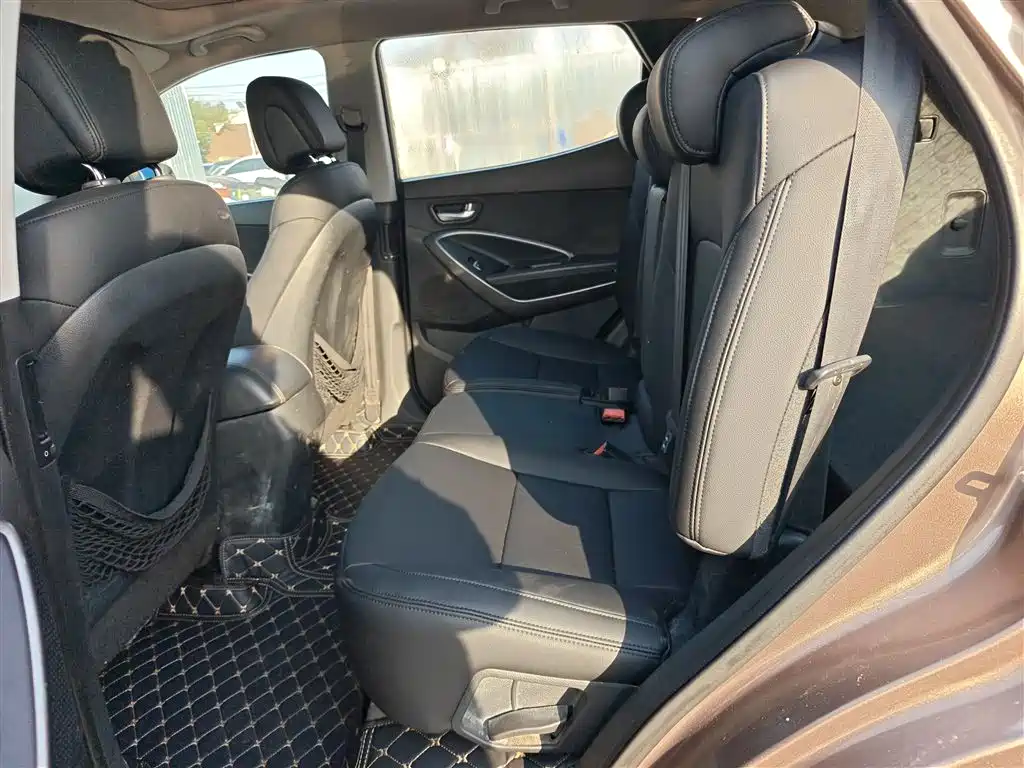 Hyundai Santa Fe 2013 Model 2.4L Automatic 2WD Comfort фото 14