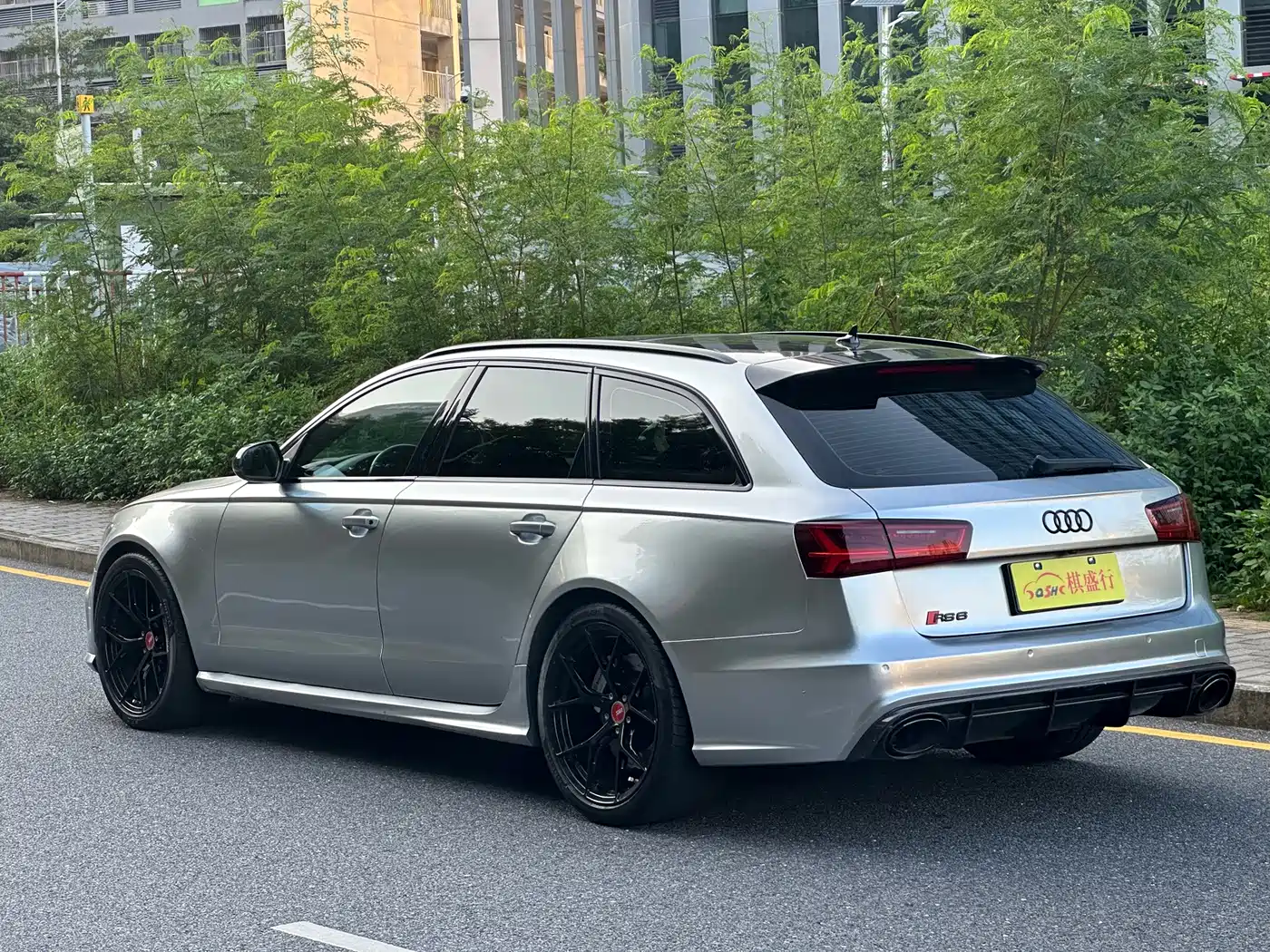 Фото 21 - Audi RS 6