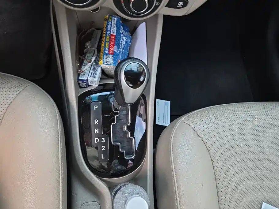 Kia K2 2012 2011 Sedan 1.6L AT Premium