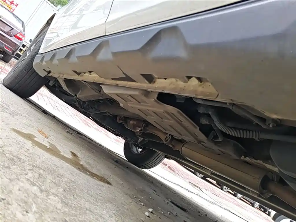 Фото 22 - Geely Emgrand X6