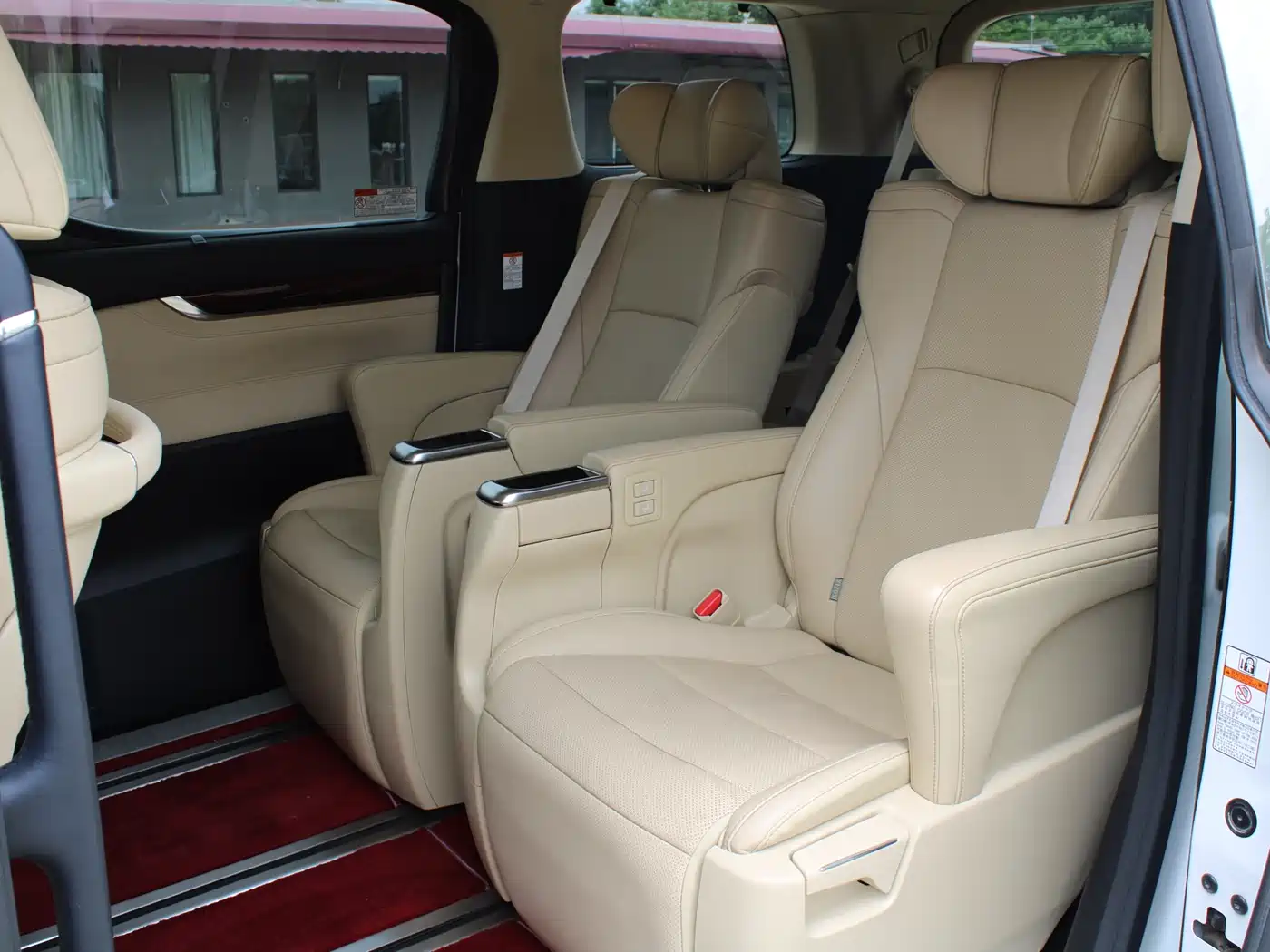 Toyota Alphard 2015 3.5L Luxury Edition фото 9