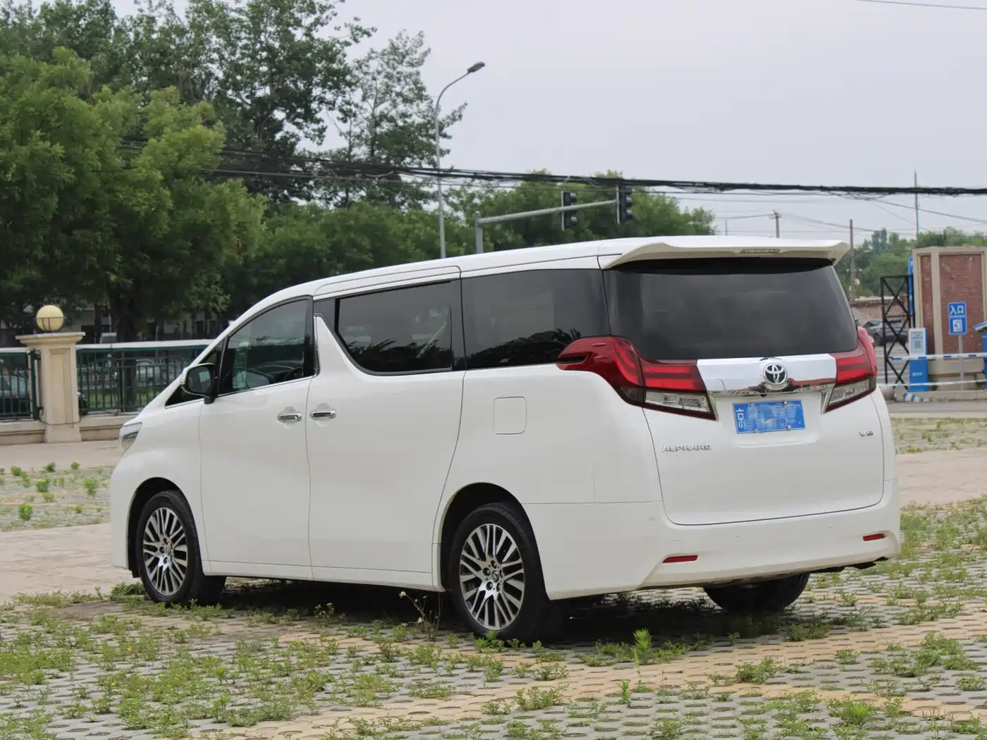 Toyota Alphard 2015 3.5L Luxury Edition фото 6