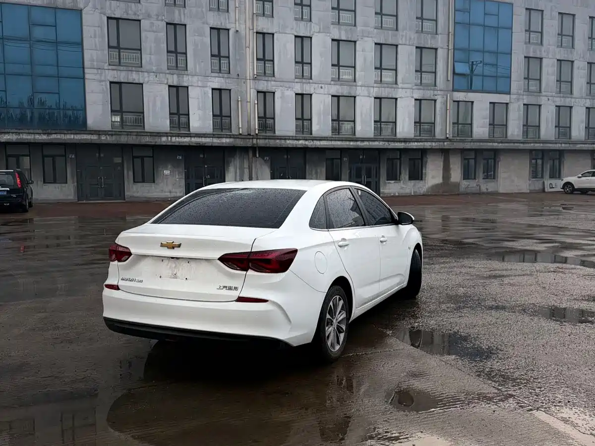 CHEVROLET CRUZE