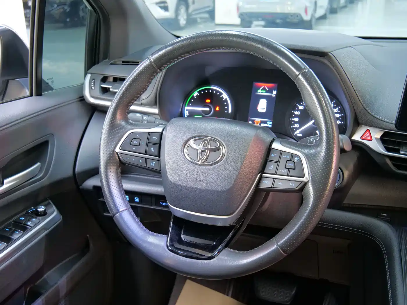 Toyota Sienna 2021 2.5L Hybrid Premium Edition фото 29