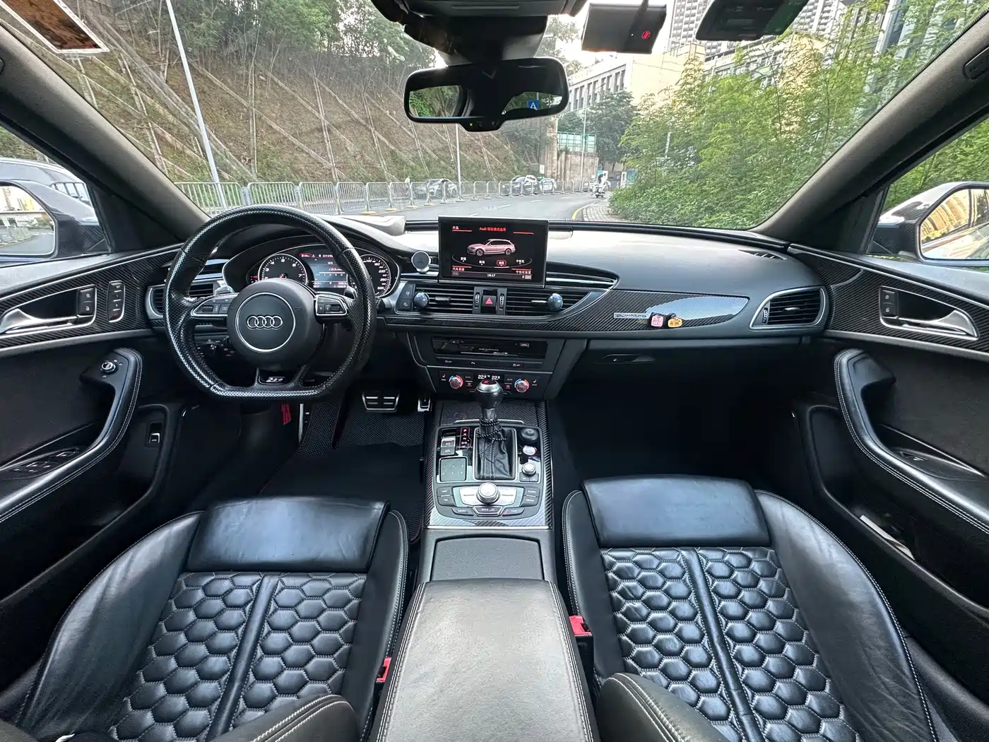 Фото 19 - Audi RS 6