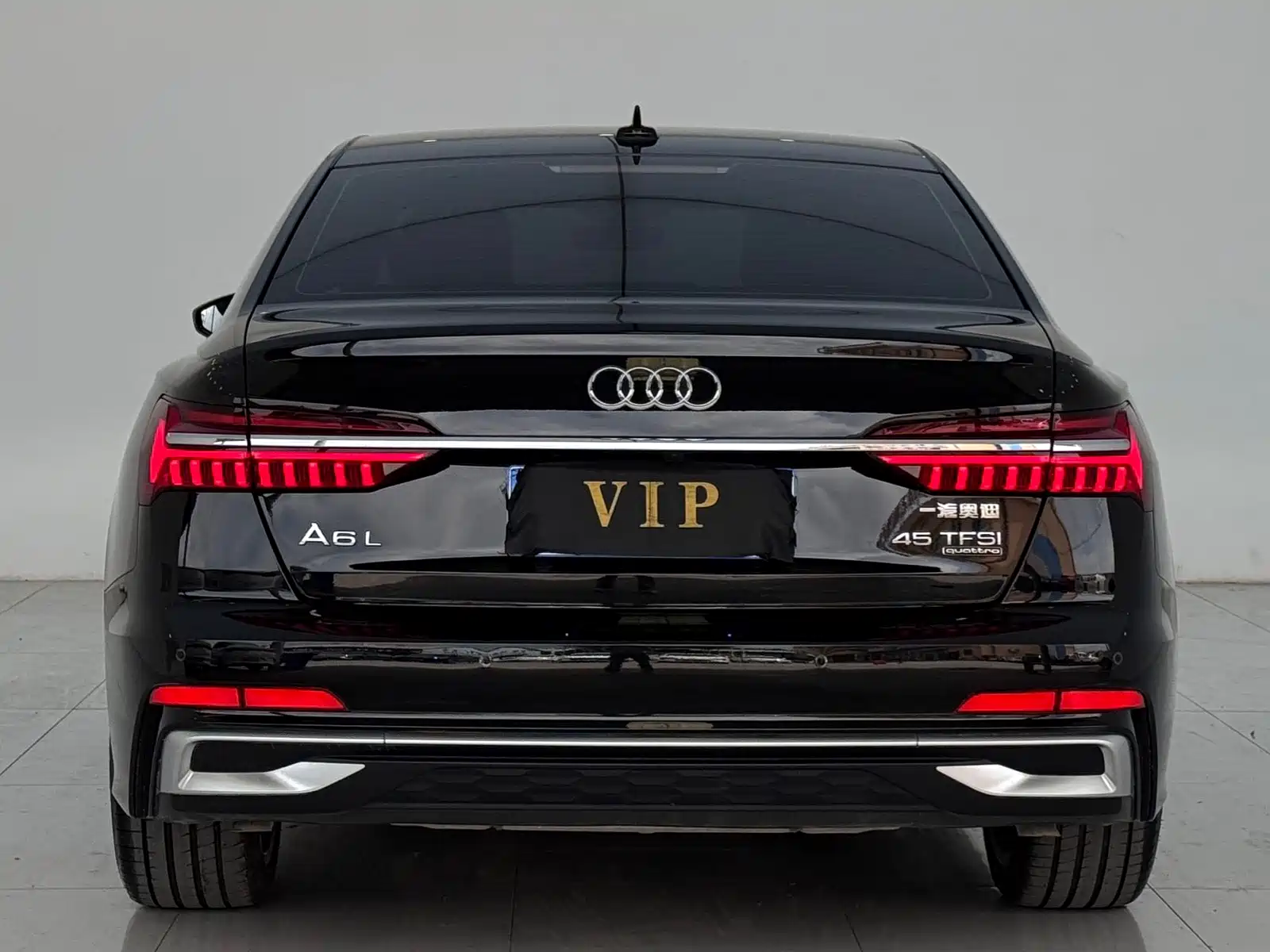 Фото 10 - Audi A6L