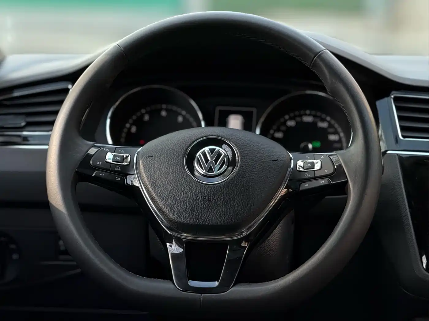 Volkswagen Tiguan L 2018 330TSI Automatic 2WD Luxury Edition фото 6