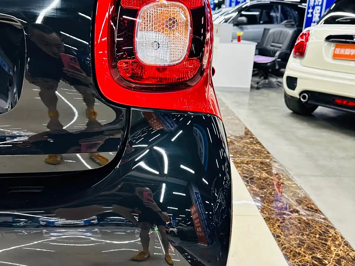 smart fortwo 2019 2019 0.9T 66kW Hardtop Wind Edition China VI