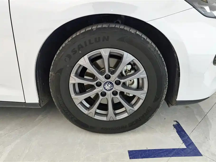 BYD Qin L 2024 DM-i 80KM Leading Edition фото 6