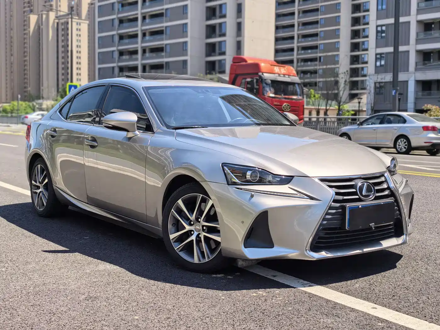 Lexus IS 2017 300 Leading Edition фото 3