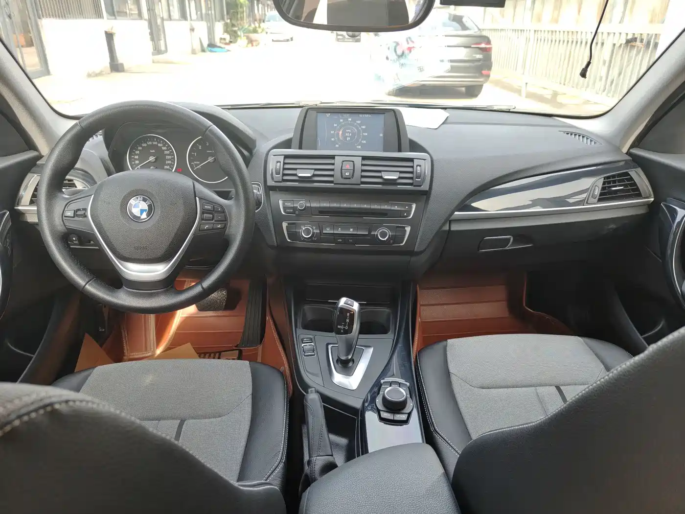 BMW 1 Series (Import) 2013 Facelift 116i Urban Model фото 10