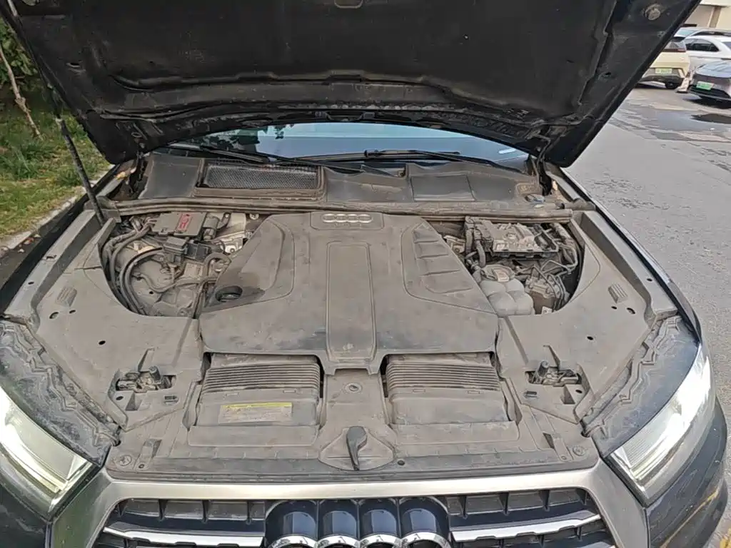 Фото 20 - Audi Q7