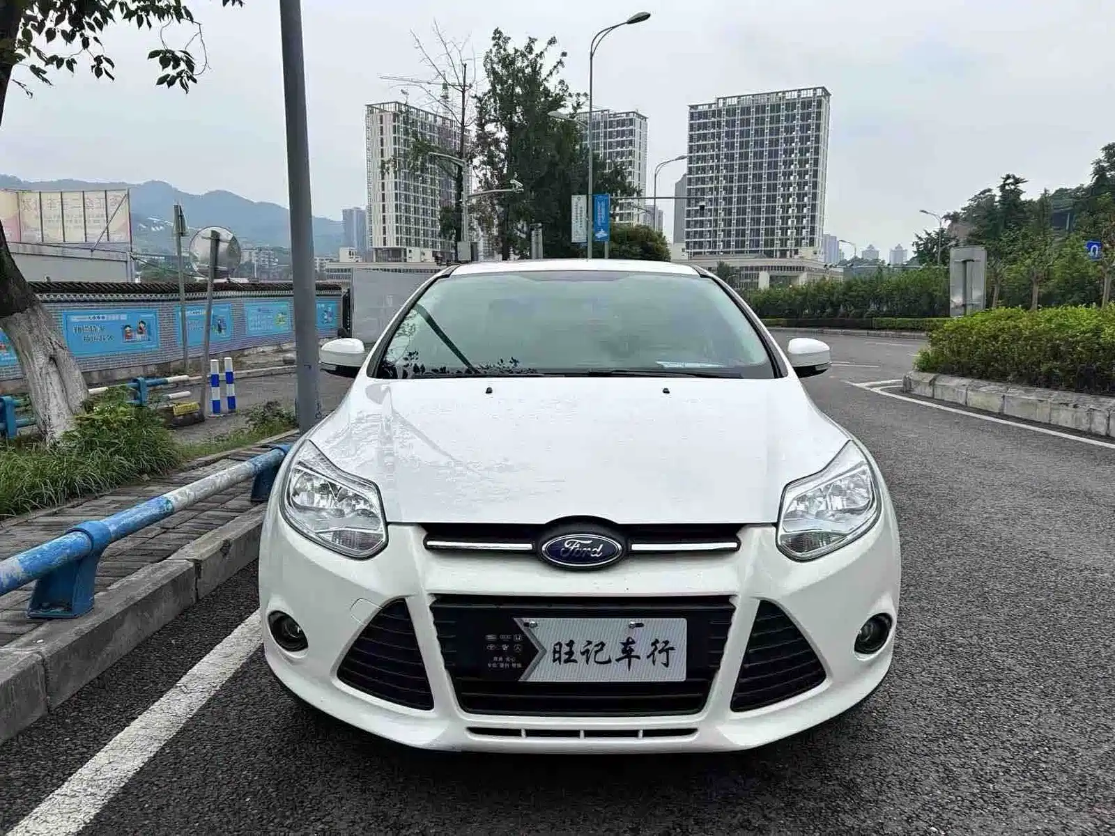 Фото 2 - Ford Focus
