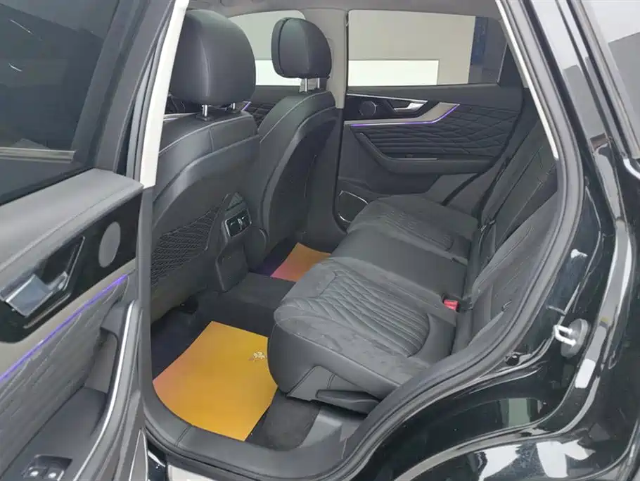 Hongqi HS5 2022 Facelift 2.0T Smart Flag Enjoyment Edition фото 11
