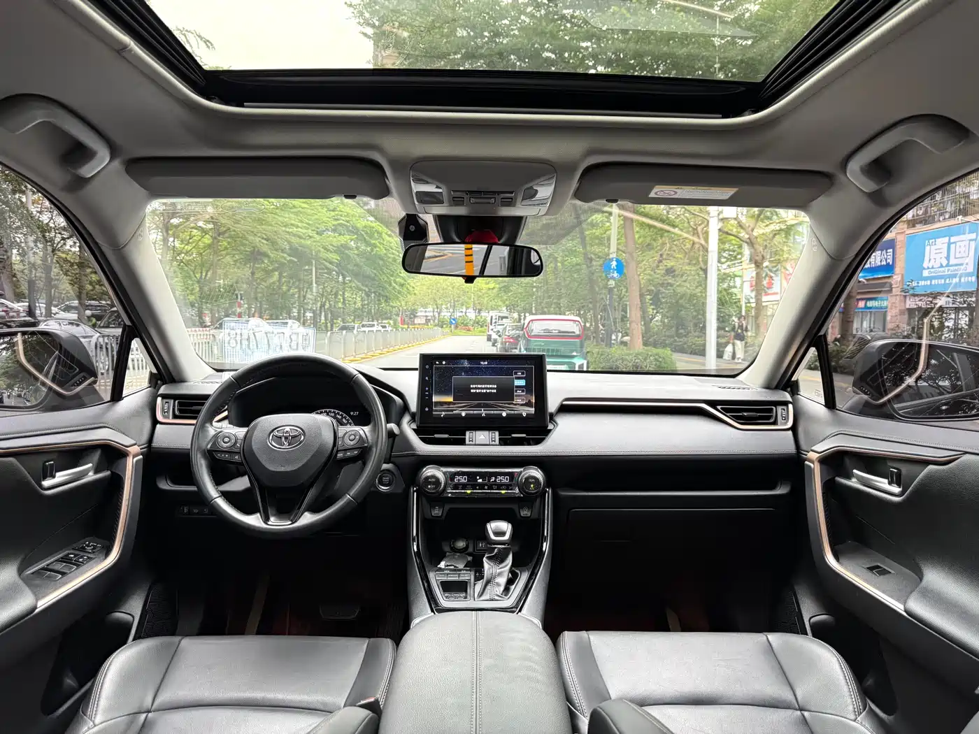 Toyota Wildlander 2022 2.0L CVT 2WD Knight Edition фото 8