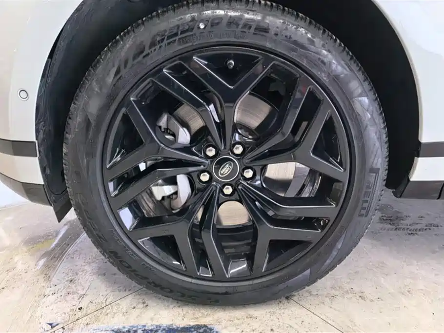 Land Rover Range Rover Evoque 2020 Model 249PS R-DYNAMIC S Gloss Black Sport Edition фото 6