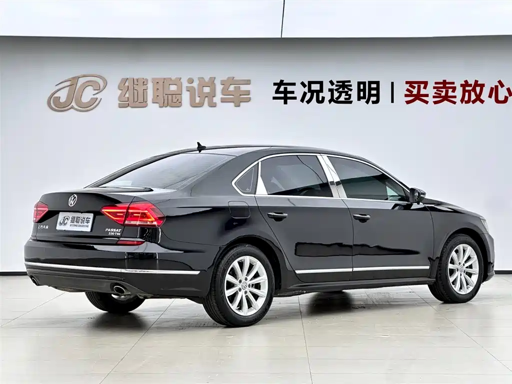 Volkswagen Passat 2017 330TSI DSG Prestige фото 5