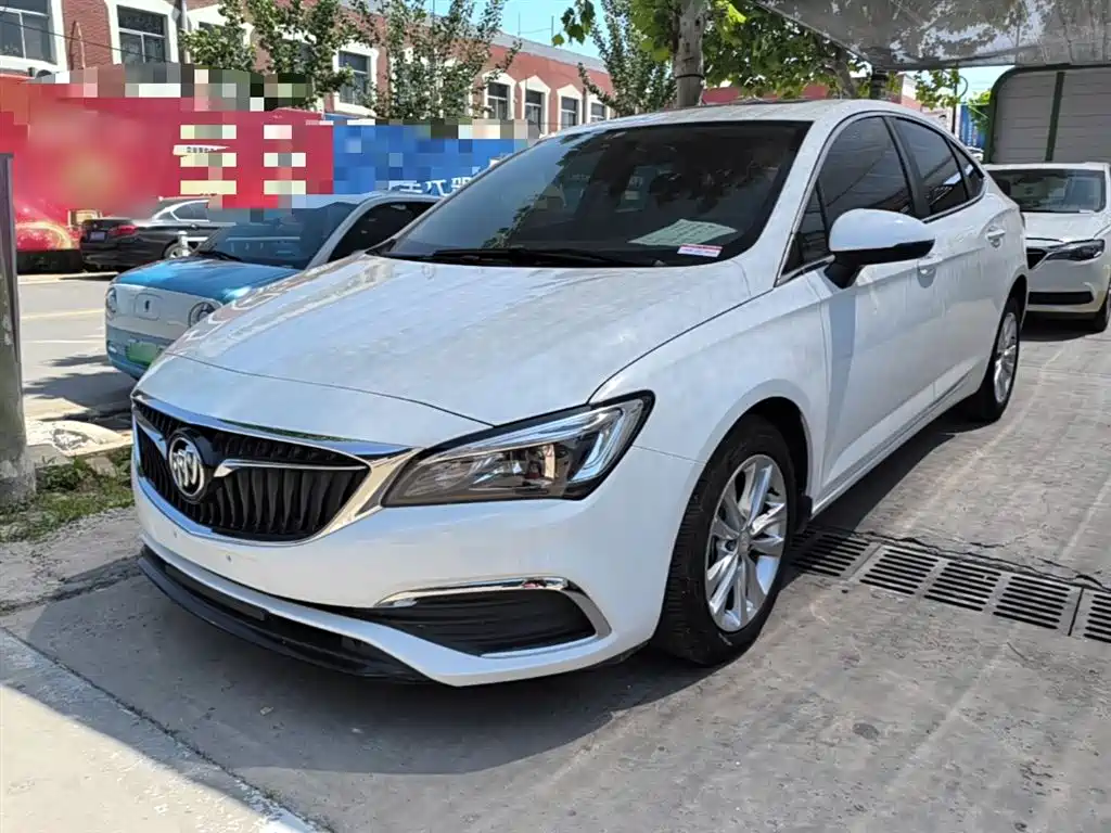 Buick Verano 2018 Sedan 20T Dual Clutch Leading