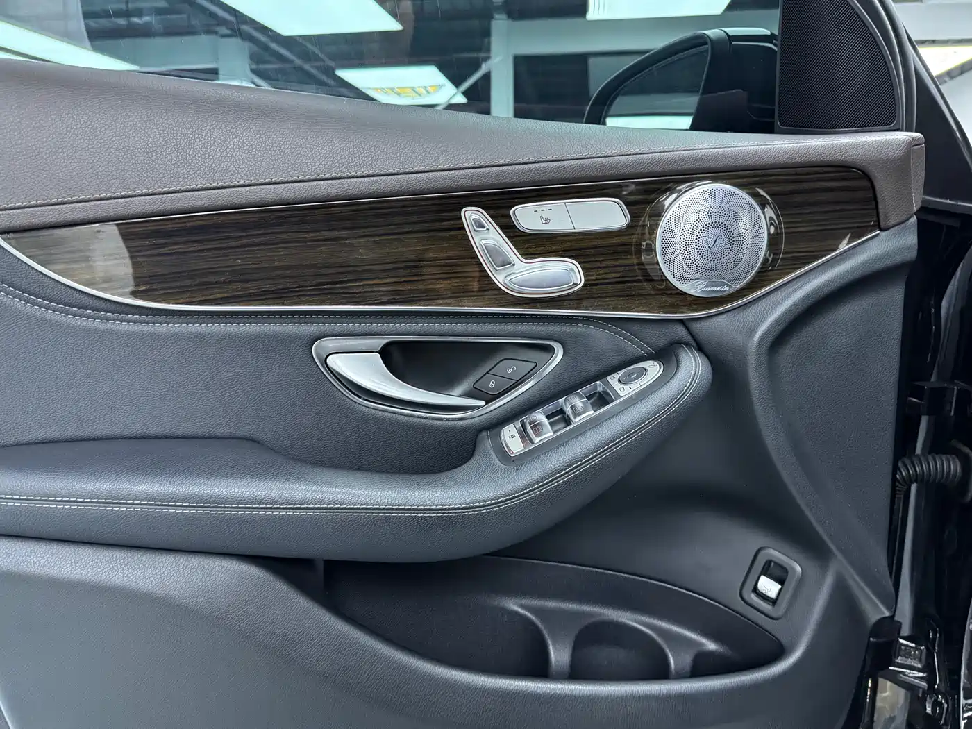 Mercedes-Benz GLC 2018 GLC 260 4MATIC Luxury фото 4