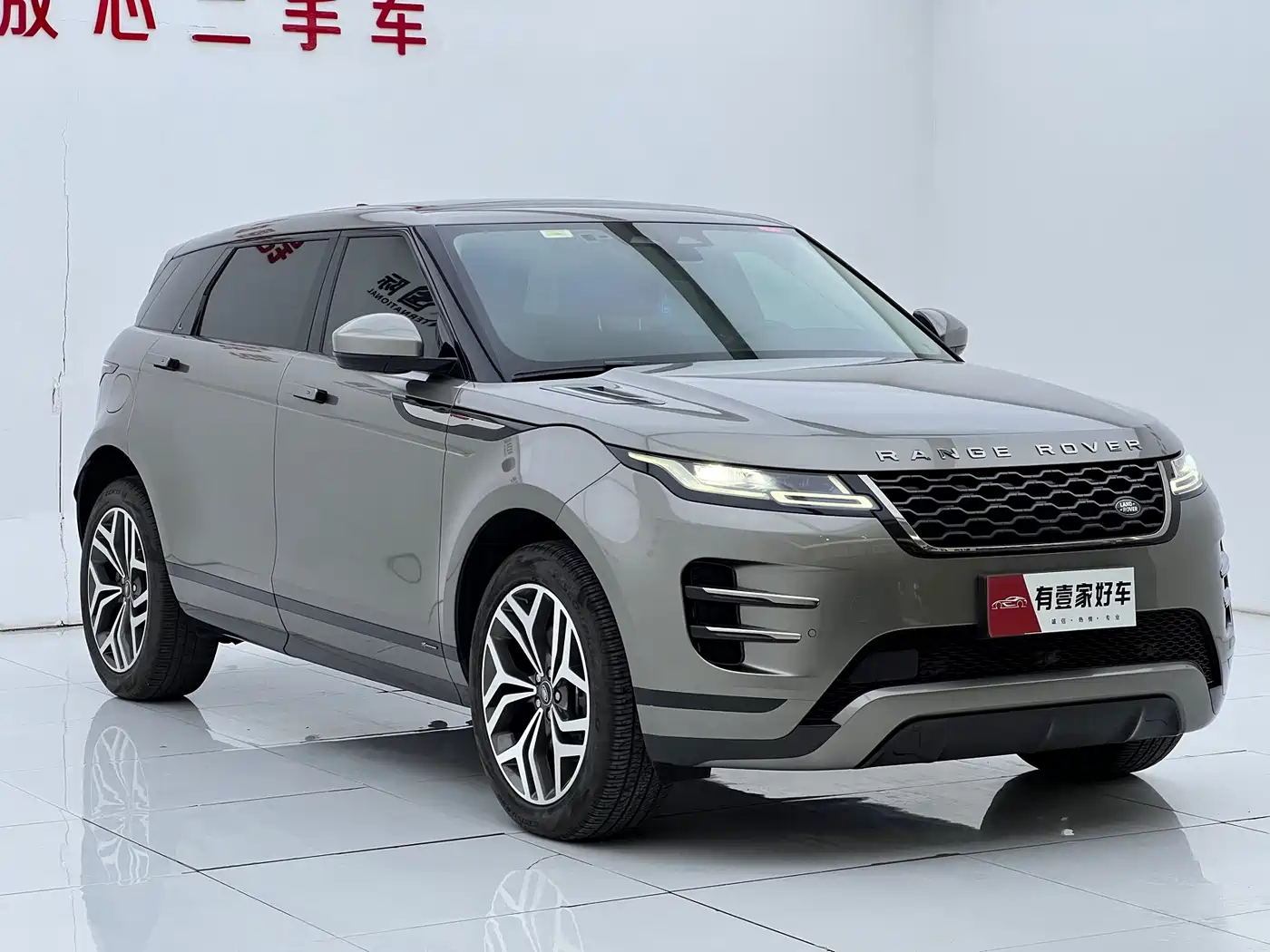 Land Rover Range Rover Evoque 2021 Range Rover Evoque L 249PS R-Dynamic S Performance Edition фото 3