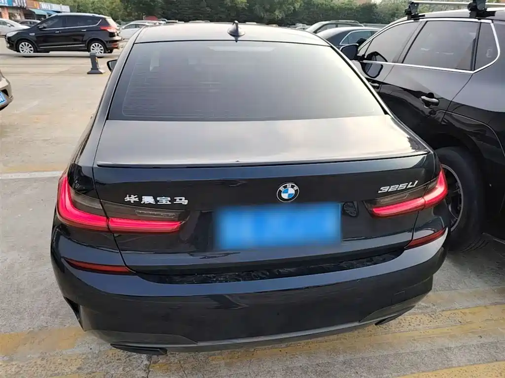 BMW 3 Series 2022 325Li M Sport Shadow Edition фото 6