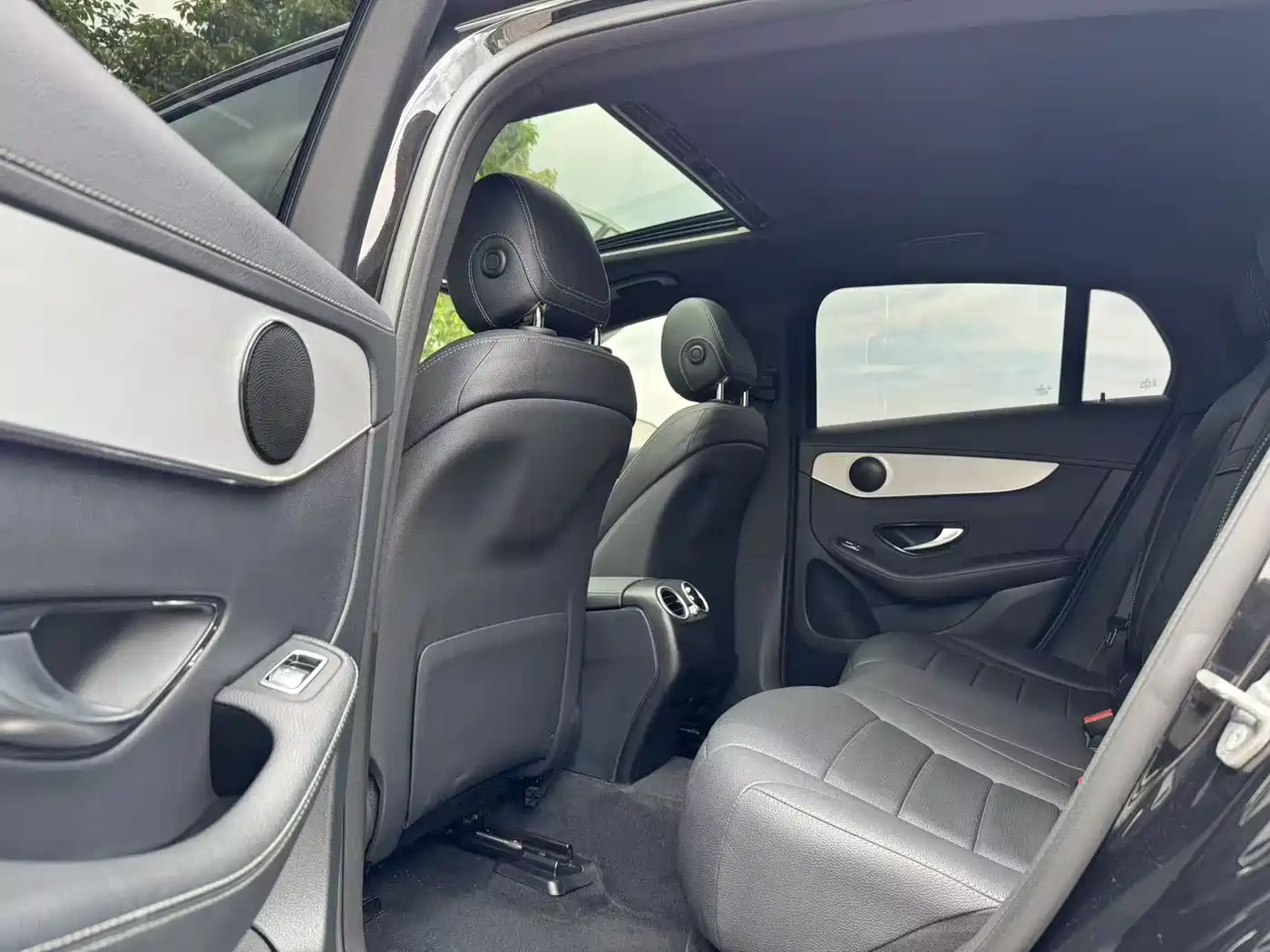Mercedes-Benz GLC Coupe 2020 GLC 260 4MATIC Coupe SUV фото 6