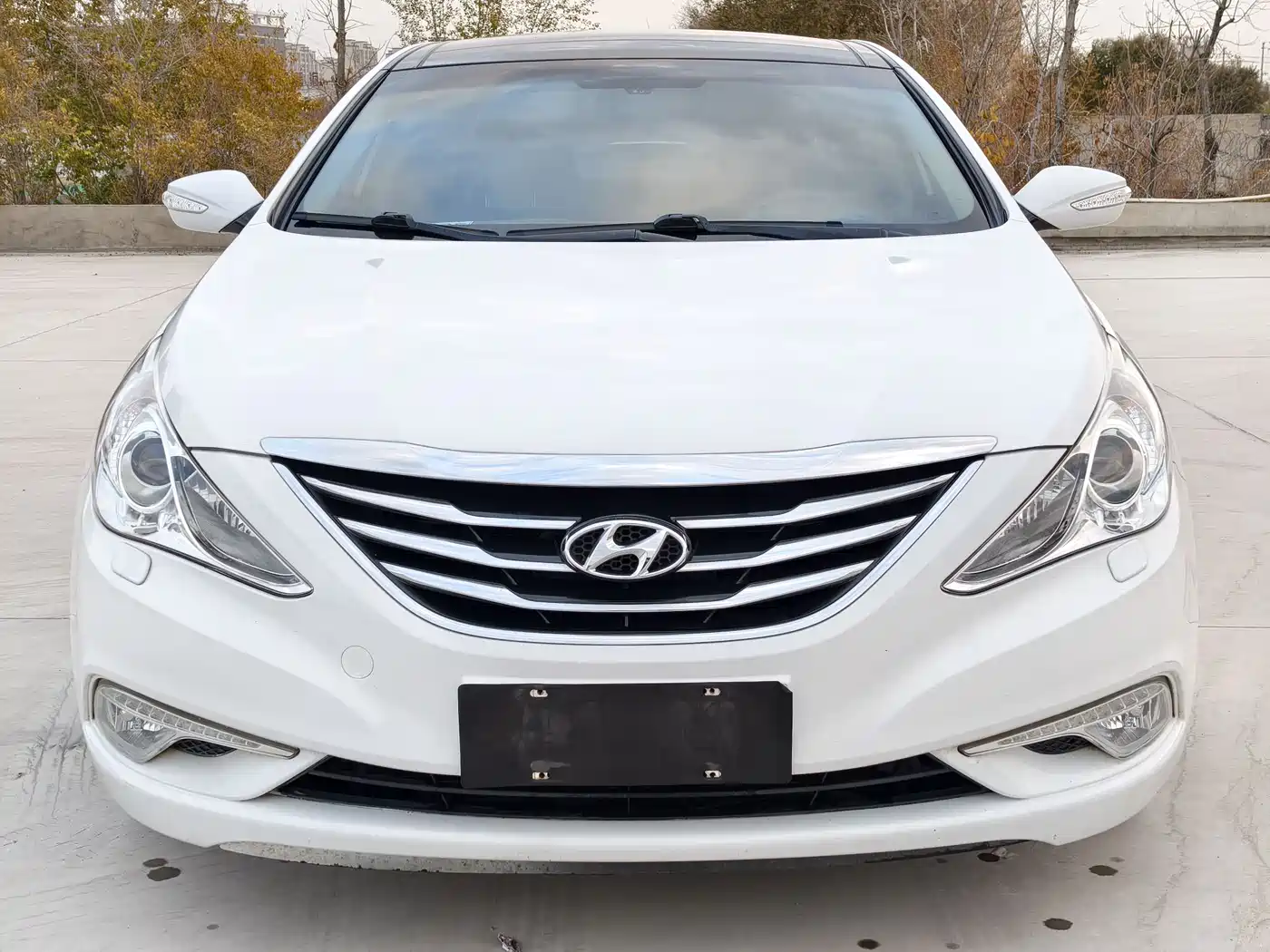 Hyundai Sonata 2014 2.4L Automatic Luxury Edition China IV фото 2