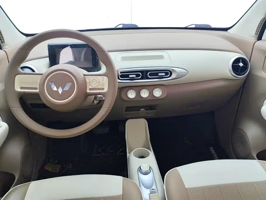 WULING AUTOMOBILE HONGGUANG MINIEV