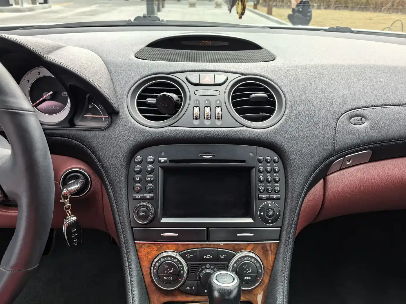 Mercedes-Benz SL-Class 2010 SL 300 фото 13