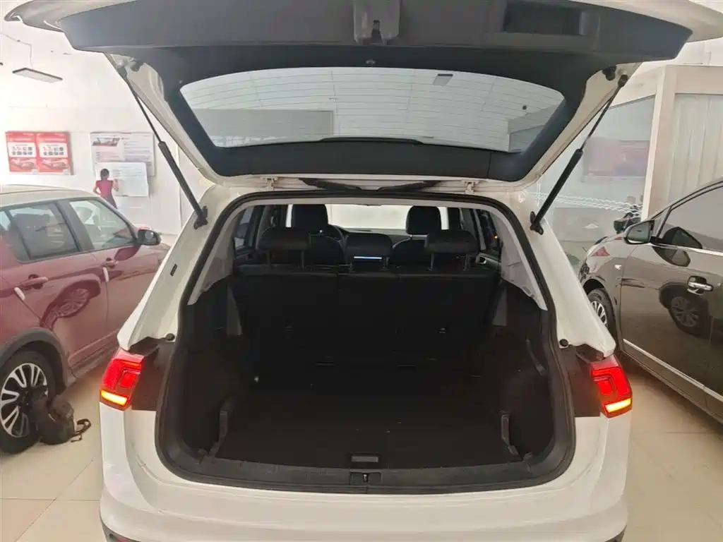 Volkswagen Tiguan L 2017 330TSI Automatic 2WD Trend Edition фото 15
