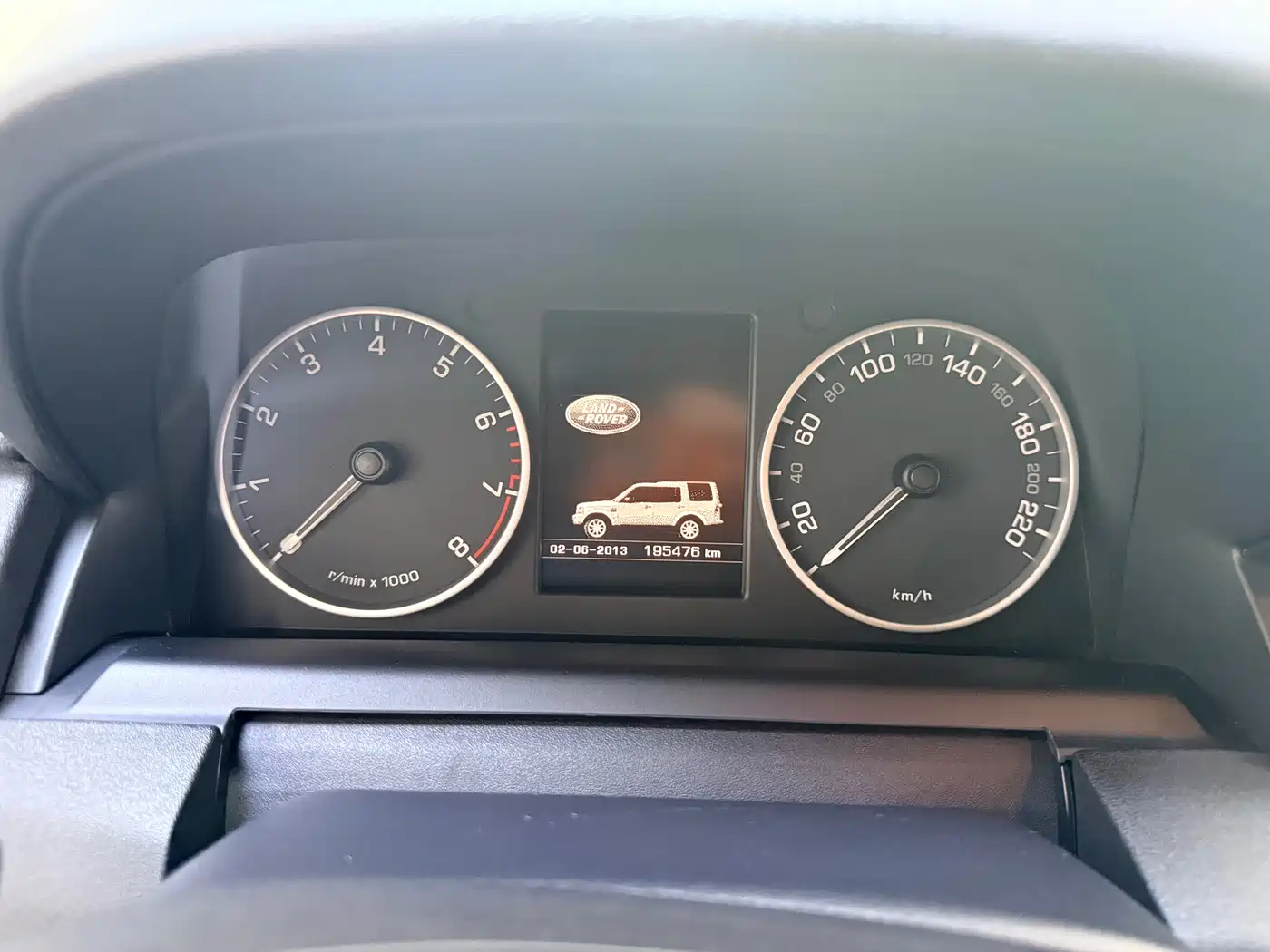 Land Rover Discovery 2016 3.0 SC V6 SE фото 17