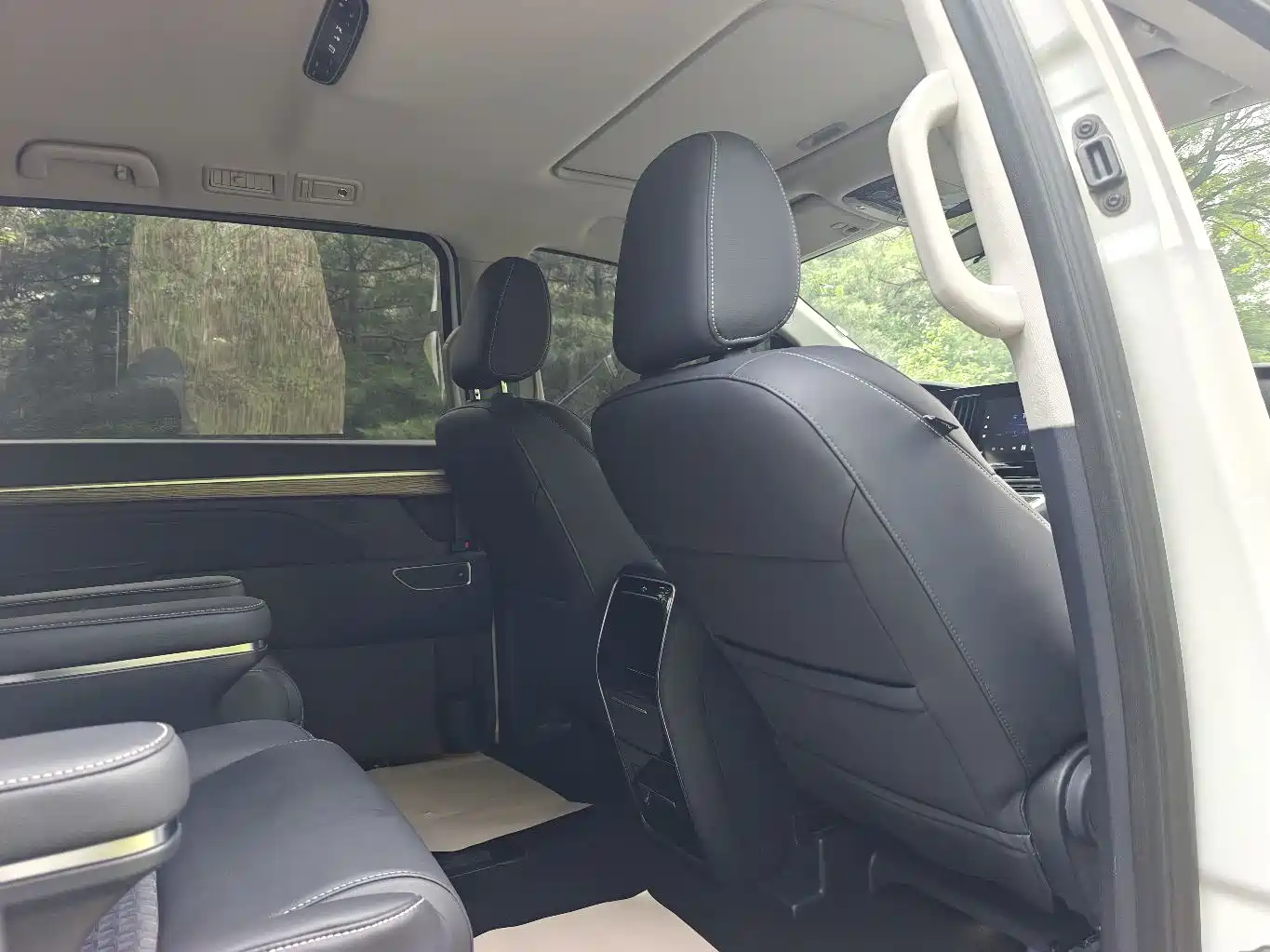 GAC Trumpchi Trumpchi M8 2024 Leadershow Series 390T Luxury Edition фото 15
