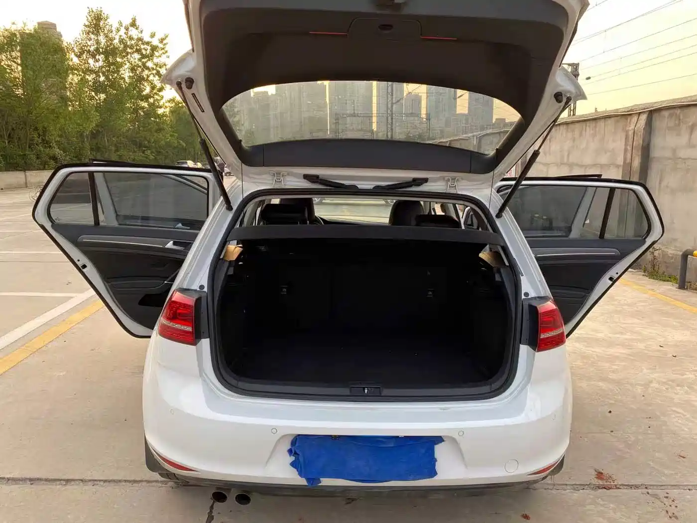 Volkswagen Golf 2016 230TSI Automatic Luxury фото 14